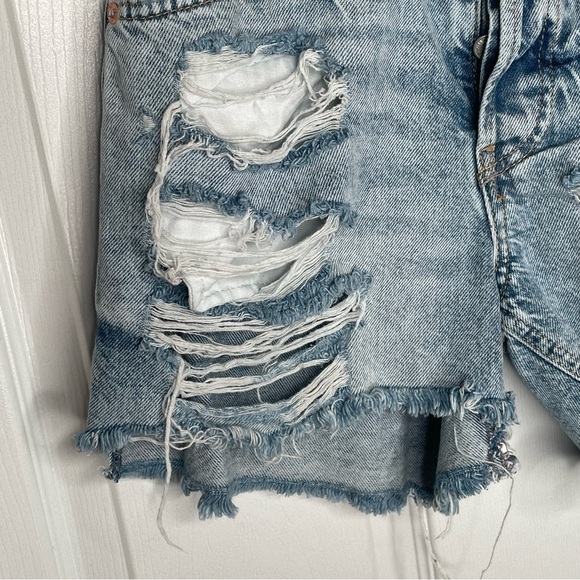 We The Free Maggie Mid Rise Distressed Short in Kiss Me Wash Boho Bohemian 25 - Picture 6 of 15